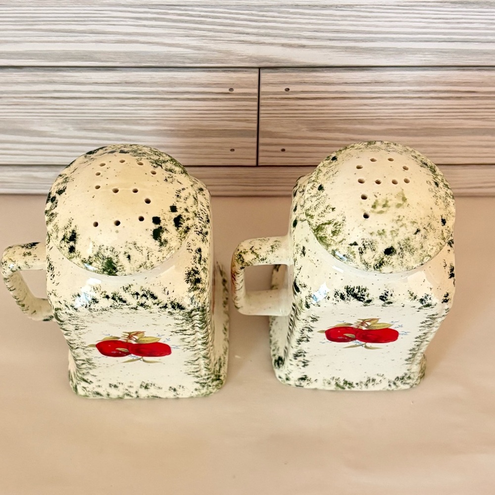 Vintage Spongeware Apple Salt & Pepper Shaker Set Ceramic Country Farmhouse - Picture 4 of 5